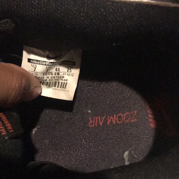 Shoes - Picture 3 of 4